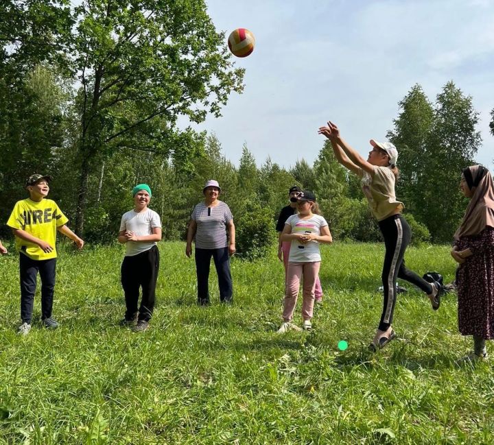 В Уруссинской гимназии был организован  праздник «Наша дружная семья»