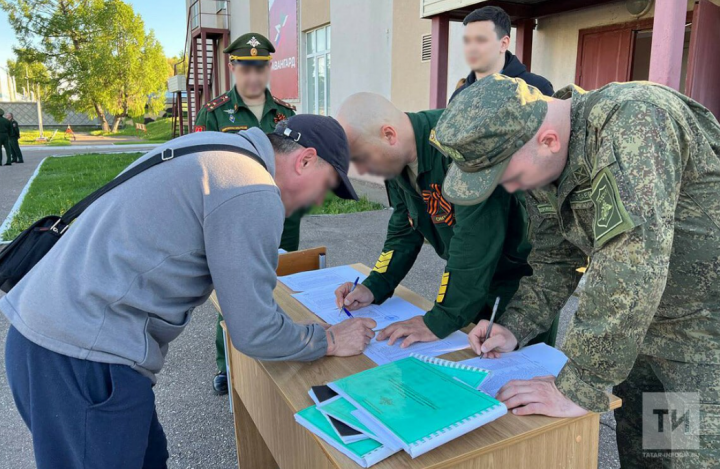 Новая группа контрактников из Татарстана отправилась на учебный полигон