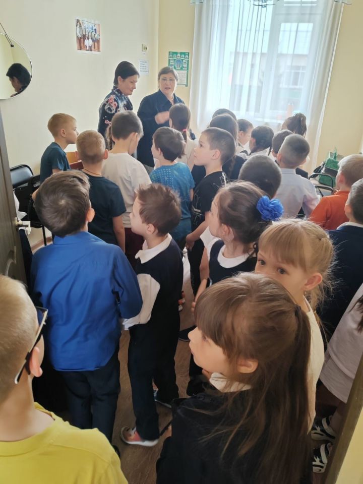 Ученики первых классов Уруссинской школы №1 посетили Детскую Школу Искусств