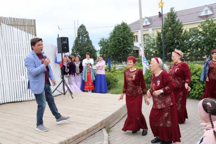 Уруссинцы отметили День России