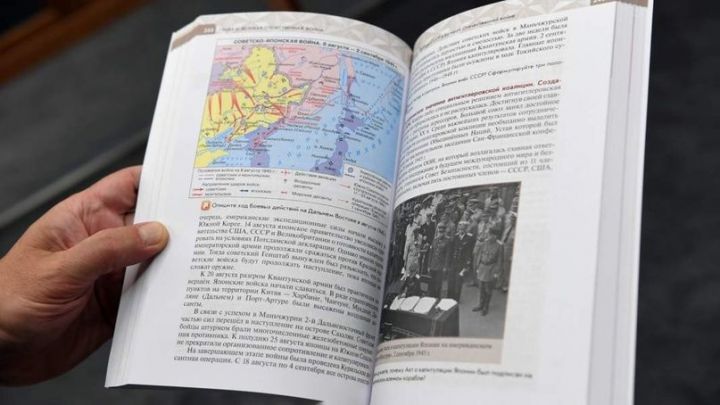 Кравцов рассказал, когда будет готов новый учебник по истории для школьников