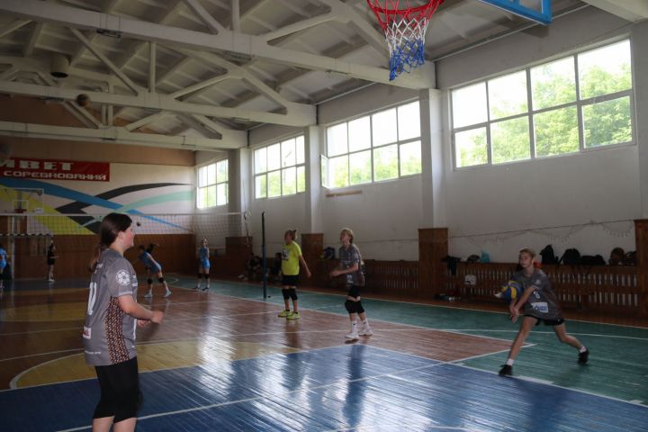 Уруссу: Олимп встречал волейболистов
