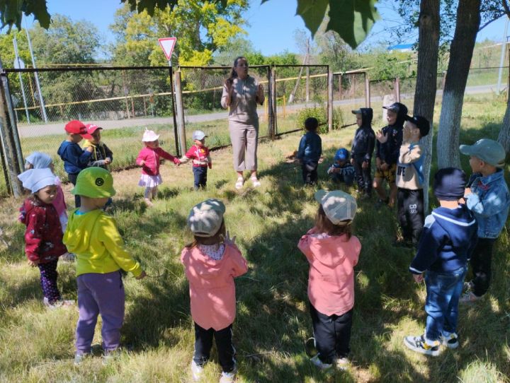 Ребята Дым-Тамакского детского сада отправились в поход на «Экологическую тропу»