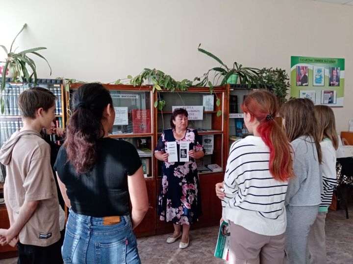 В Каракашлинской сельской библиотеке провели профилактическую беседу «Наркомания – шаг в бездну!»