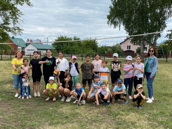 Турнир по пионерболу прошел в Уруссу