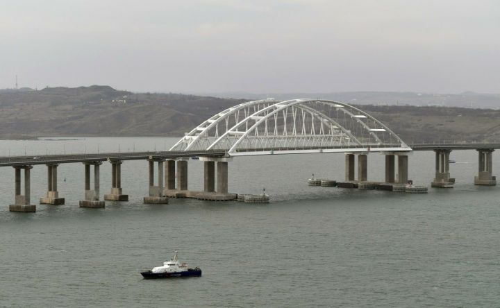 Как взрыв на Крымском мосту может быть связан с окончанием срока зерновой сделки — выяснял «Татар-информ»