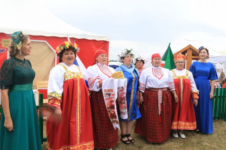 На ютазинской земле встретились «прошлое» и «настоящее»