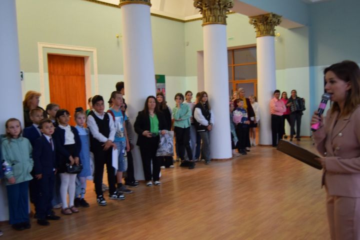 Более пятисот школьников Ютазинского района оформили Пушкинскую карту