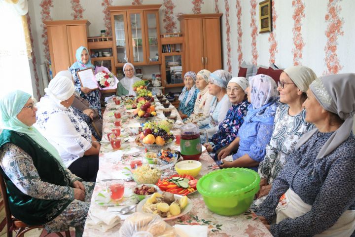 Проживающая в селе Ютаза Фания Рафикова сегодня перешагнула 80-летний жизненный рубеж