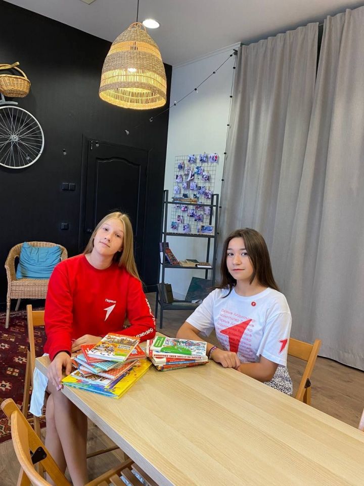Учащиеся Уруссинской гимназии приняли самое активное участие в благотворительной акции «Книга другу»!