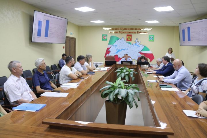 В зале заседаний исполкома района прошел экономический совет