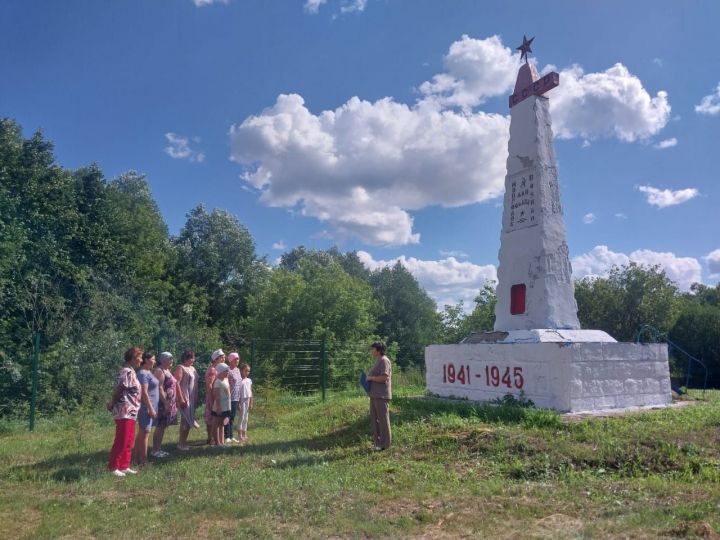 В Каракашлинской сельской библиотеке  провели час памяти