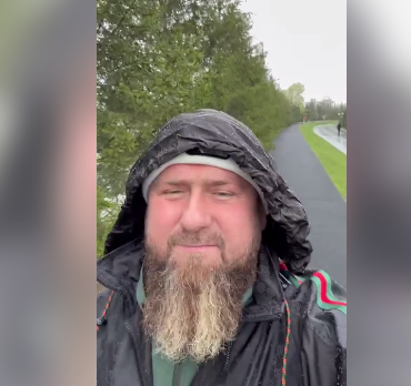 Кадыров записал видеоответ на слухи о своей болезни и коме