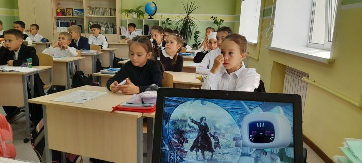Во всех школах России учебная неделя началась с классного часа «Разговоры о важном»