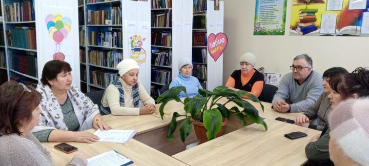 В Каракашлинской библиотеке собрались за круглым столом