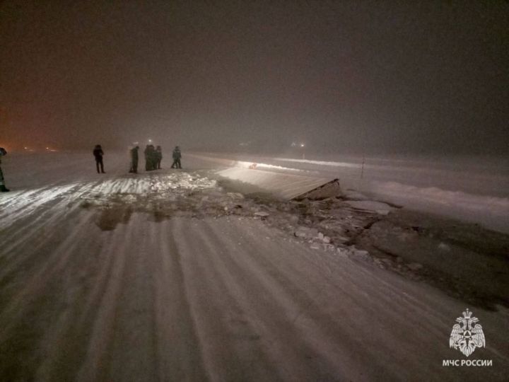 В Башкортостане грузовой автомобиль провалился под лед на реке Белая