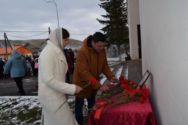 Староуруссицы гордятся своим земляком