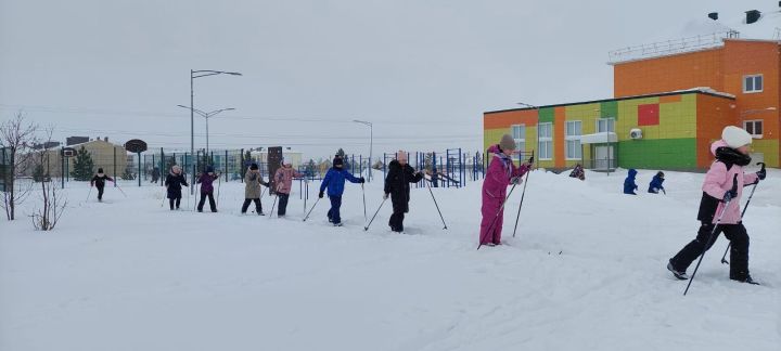 Младшие школьники Уруссинской гимназии встали на лыжи