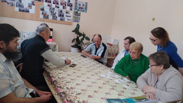 В Уруссинской районной библиотеке прошло мероприятие «Зеркало души — язык народа»