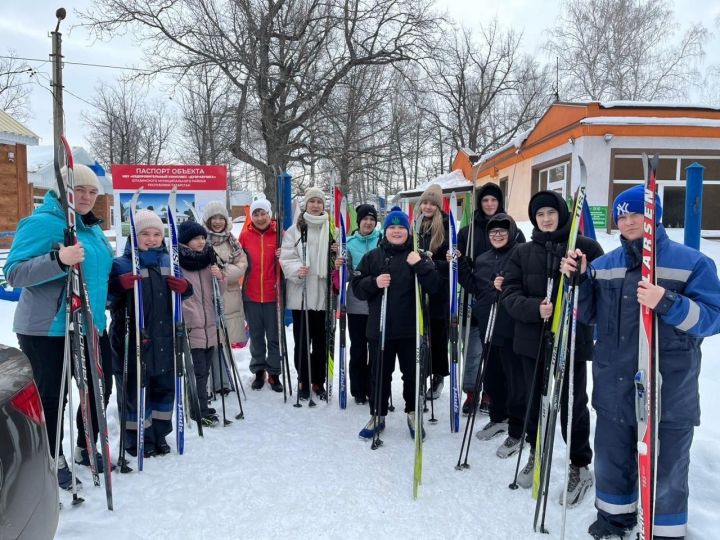 Юные экологи уруссинской школы №2 покатались на лыжах