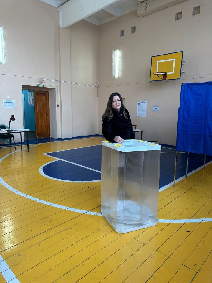 Сотрудники районной газеты проголосовали первыми