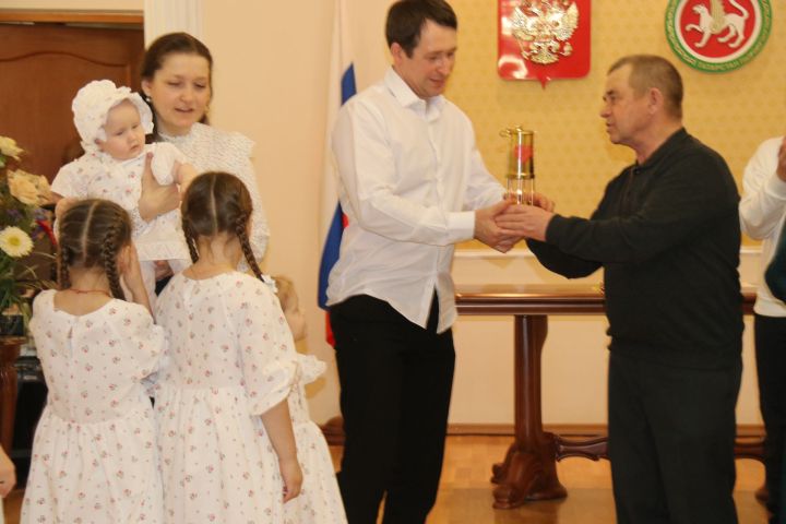 Семейный огонь «Сердце России» передан в Ютазинский район