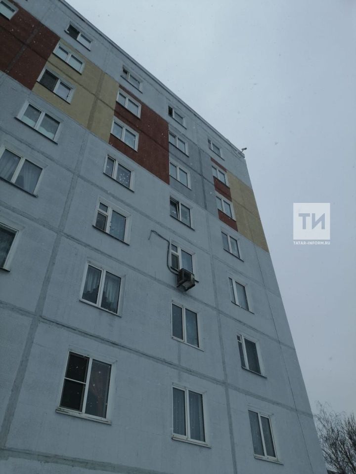 В Башкортостане мужчина смог подняться на ноги после падения с многоэтажки