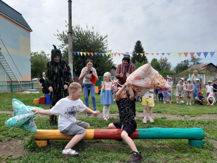 В Уруссинском детском саду прошел Сабантуй