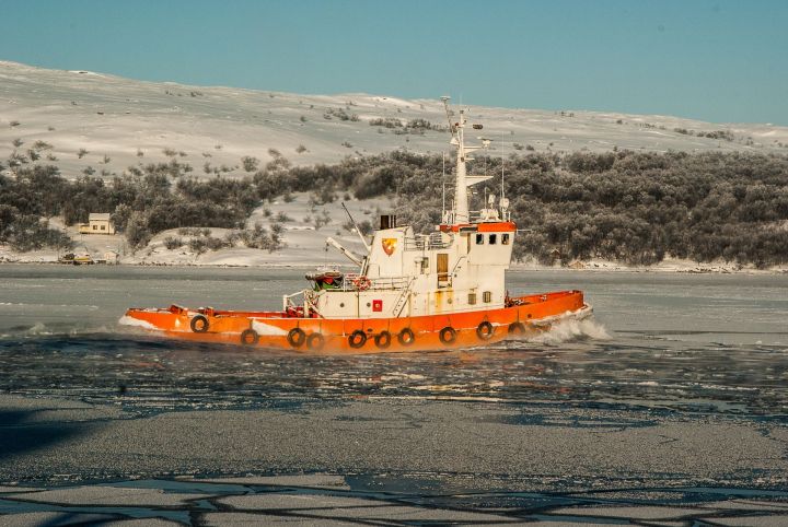 Трагедия в Карском море: буксир «Байкал» опрокинулся, один моряк пропал без вести