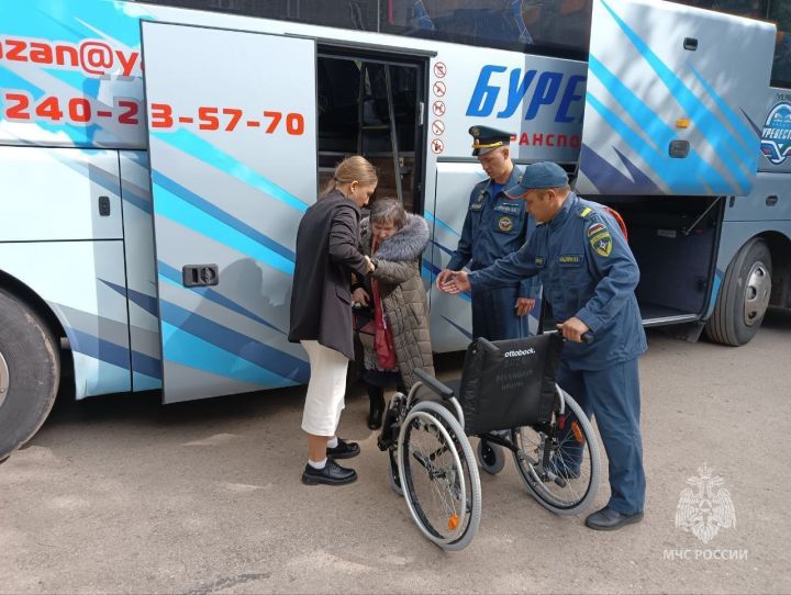 В домах-интернатах Татарстана приютили пожилых людей из Курска