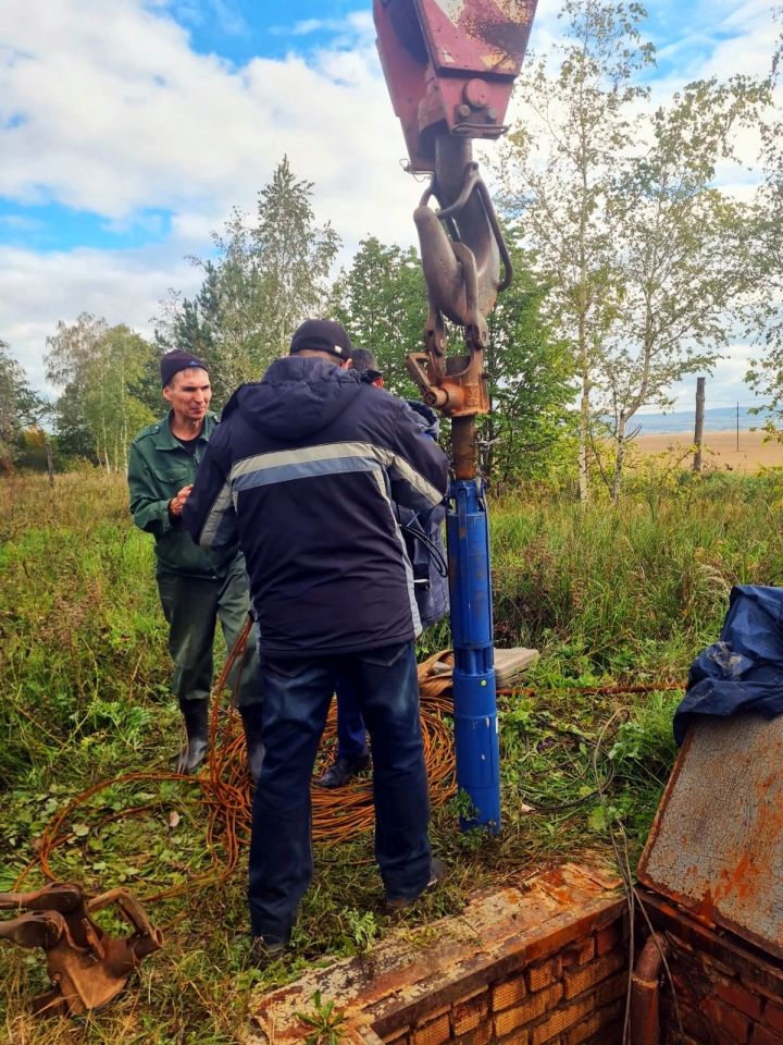 На Аксакульском водозаборе идёт установка 2 скважин