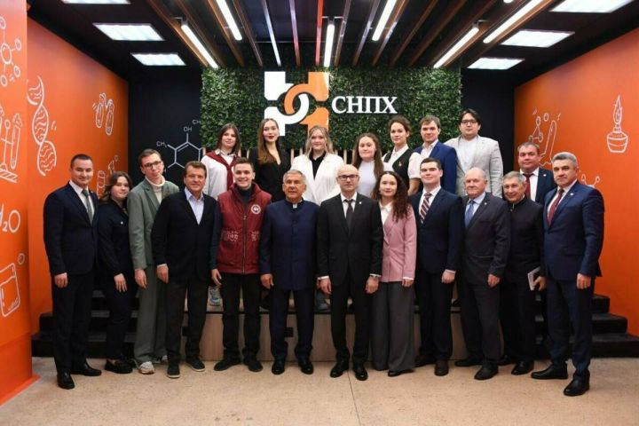 Рустам Минниханов поделился своим опытом общения со студентами КНИТУ-КХТИ
