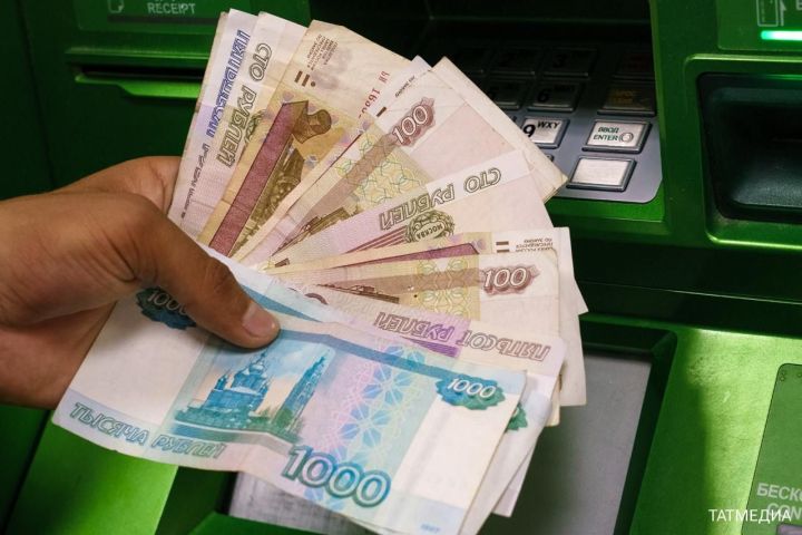 Разрыв между зарплатами мужчин и женщин вырос в Татарстане