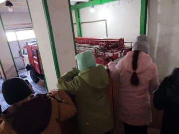 Заглянули в гости к огнеборцам