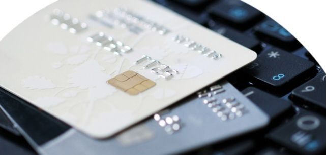 В Госдуме предложили разрешить россиянам самостоятельно блокировать автосписания с карт