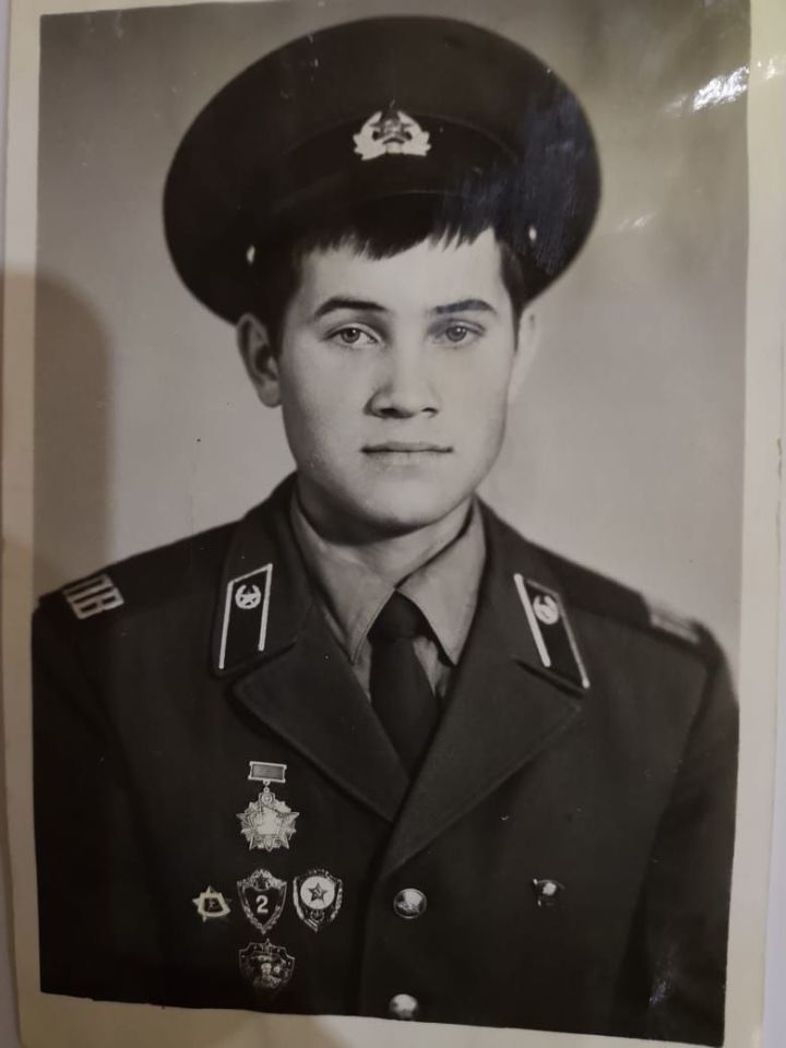 Ким дигәндә илле ел чамасы шофер хезмәтендә