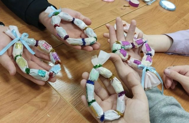 Сладкие шедевры: юные дизайнеры создают новогодние чудеса