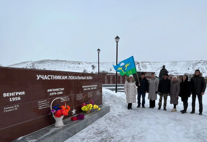 Иске Урыссу авылында Әфган сугышында катнашкан авылдашларын искә алдылар