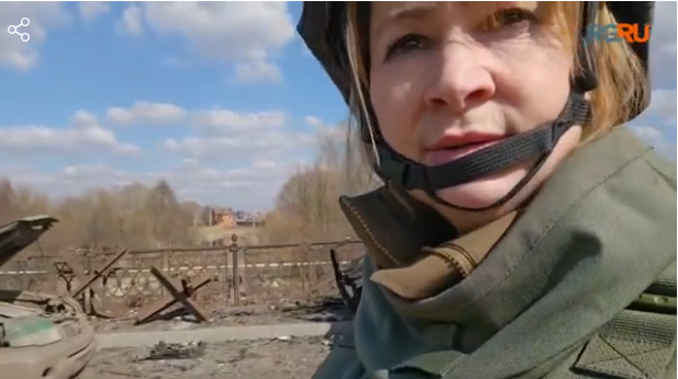 Военкоры RT попали под обстрел в Судже: кадры с места