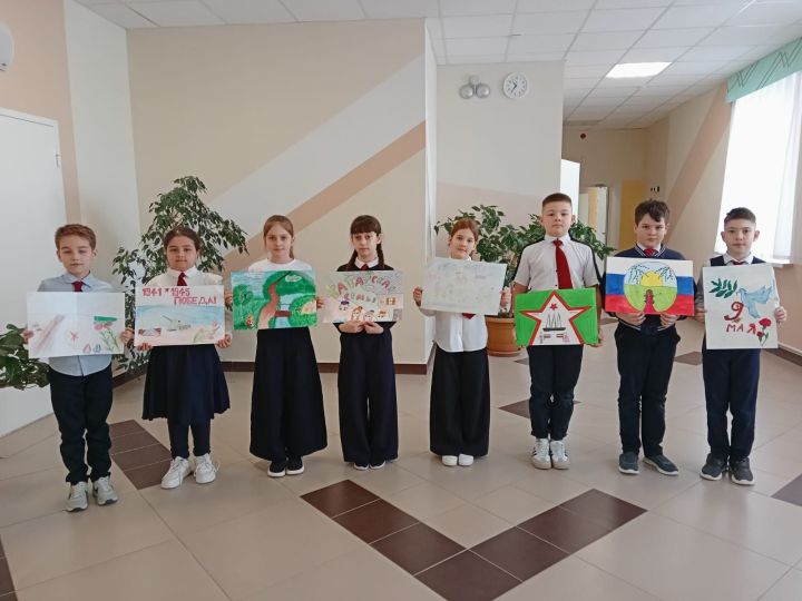 Гимназисты приняли участие в муниципальном этапе республиканского конкурса детских рисунков «С чего начинается Родина»
