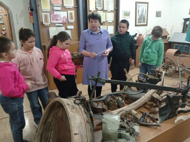 Увлекательная экскурсия в Каракашлинский музей для школьников