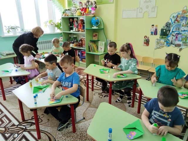 Творческий час «Чудесный день 8 Марта» в Байрякинской сельской библиотеке