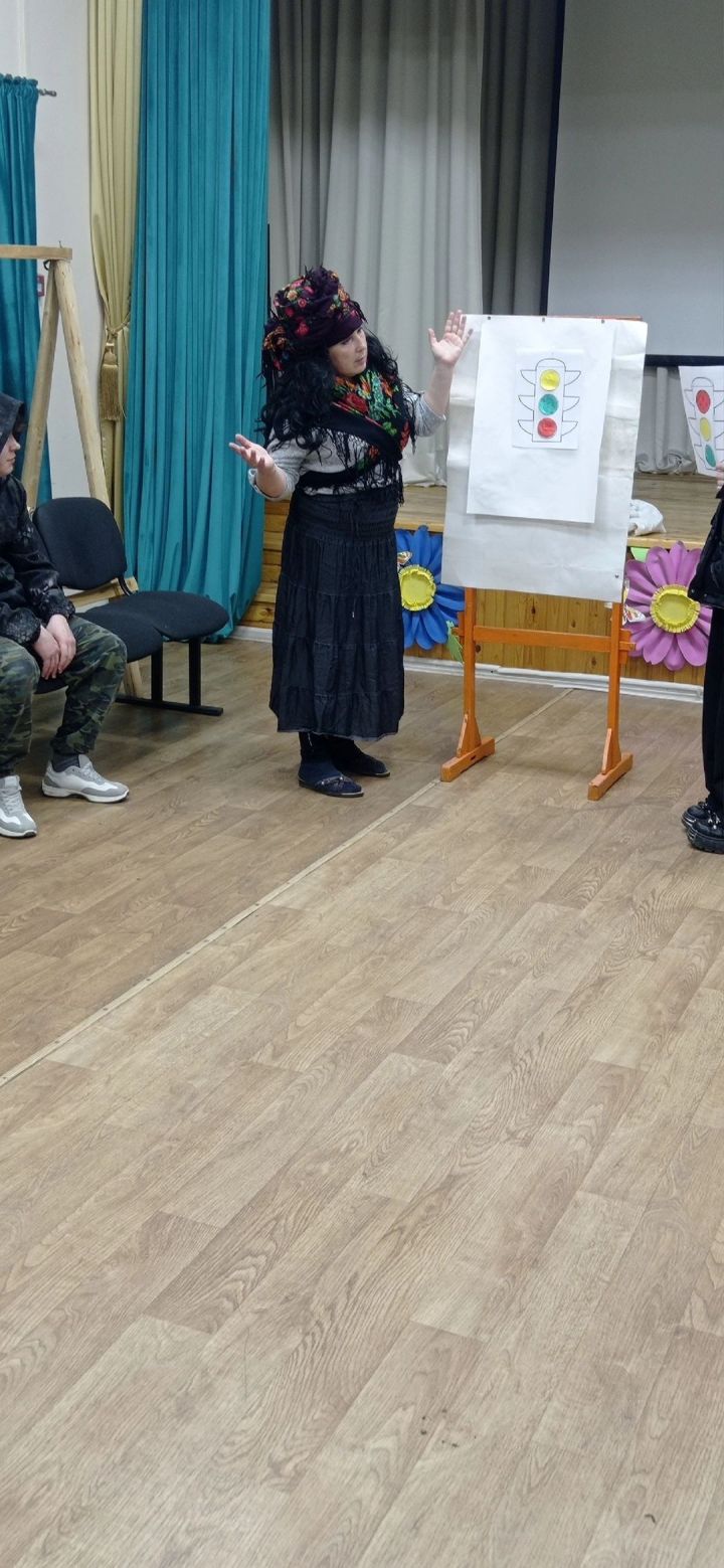 В Байряки-Тамакском СДК прошла познавательно-игровая программа «Как Баба-Яга ПДД учила»