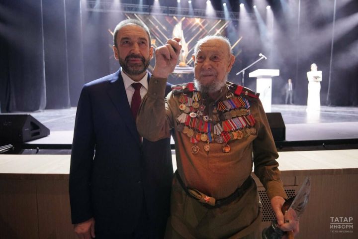 Ветеран войны получил «Хрустальное перо»