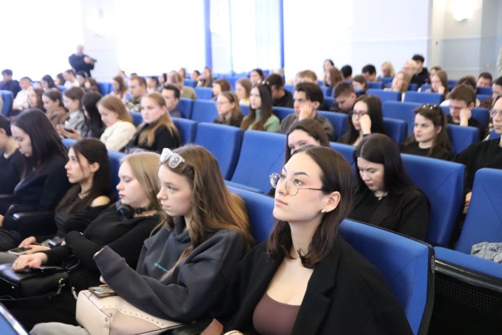 Отделение СФР по Республике Татарстан продолжит выплачивать пенсии студентам очной формы обучения при их трудоустройстве