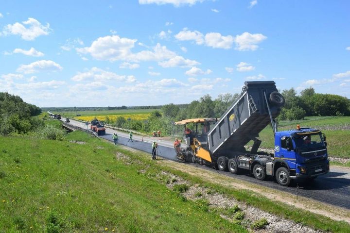 В Мензелинском районе  завершились работы по обновлению двухкилометрового участка дороги