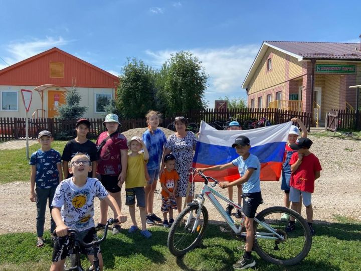 Флаг России — символ величия и славы