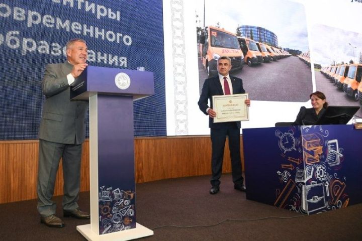 В Ютазинский район прибыл новый автобус для школьников