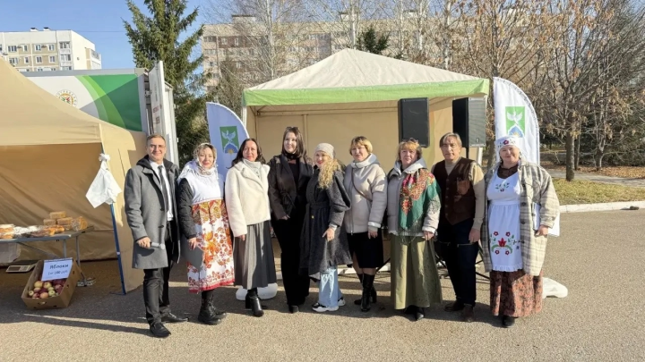 Артисты РДК подарили праздник жителям Нижнекамска