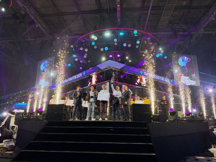 «Колхозники» из Аксубаево победили в турнире по битве мини-роботов на Kazan Digital Week